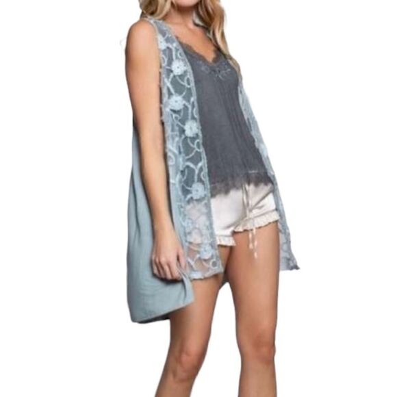 Women's 𝅺POL mint green floral lace boho open front vest size small - Picture 2 of 10